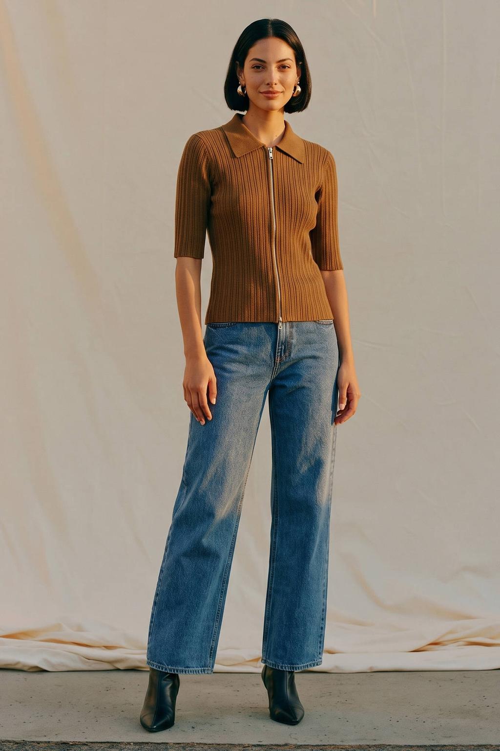Bruine dames AWARE gebreid vest van viscose met effen, korte mouwen, V-hals en ritssluiting