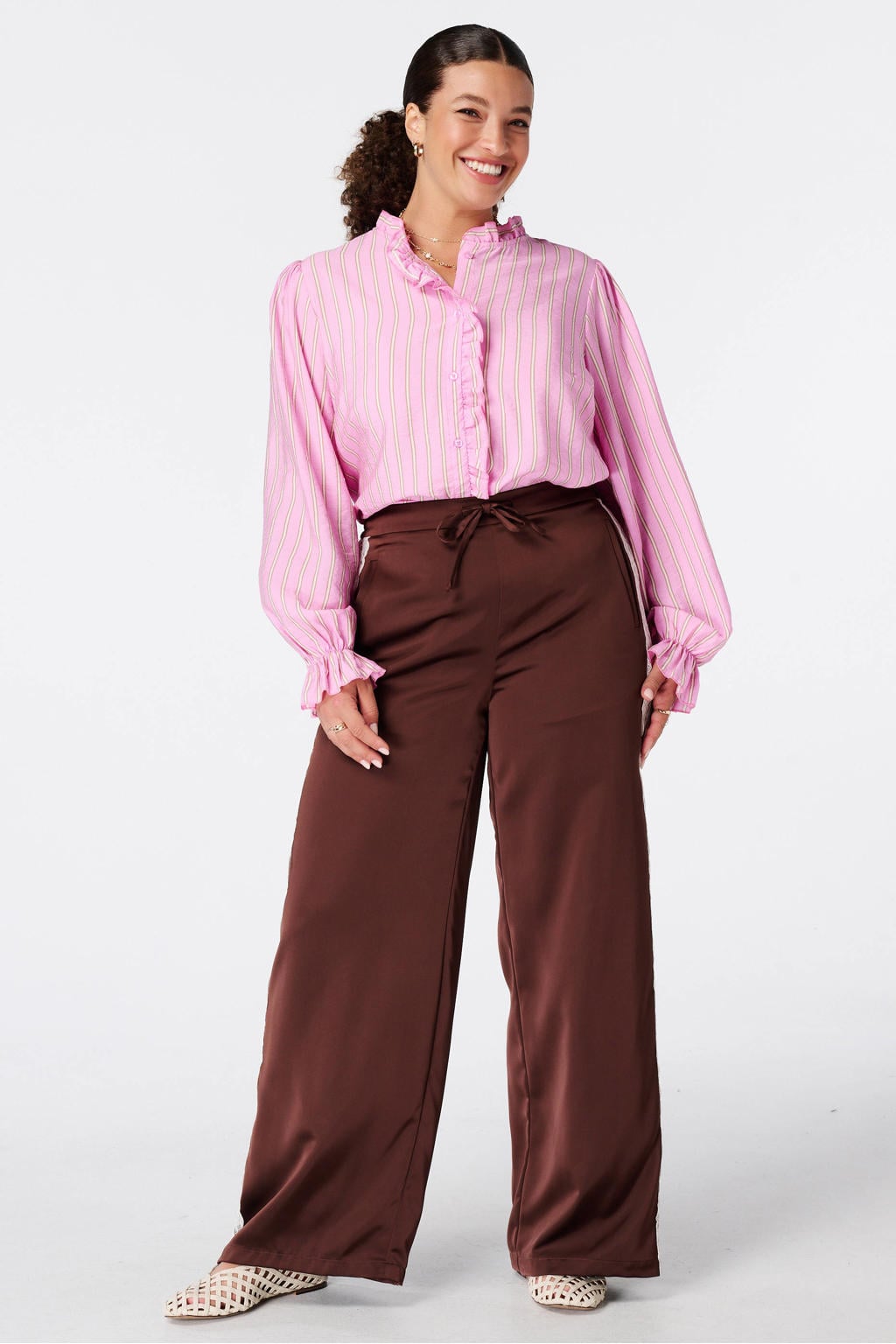 Lichtroze en ecru dames MS Mode blouse Plus Size van viscose met krijtstreepprint, lange mouwen, opstaande kraag en knoopsluiting
