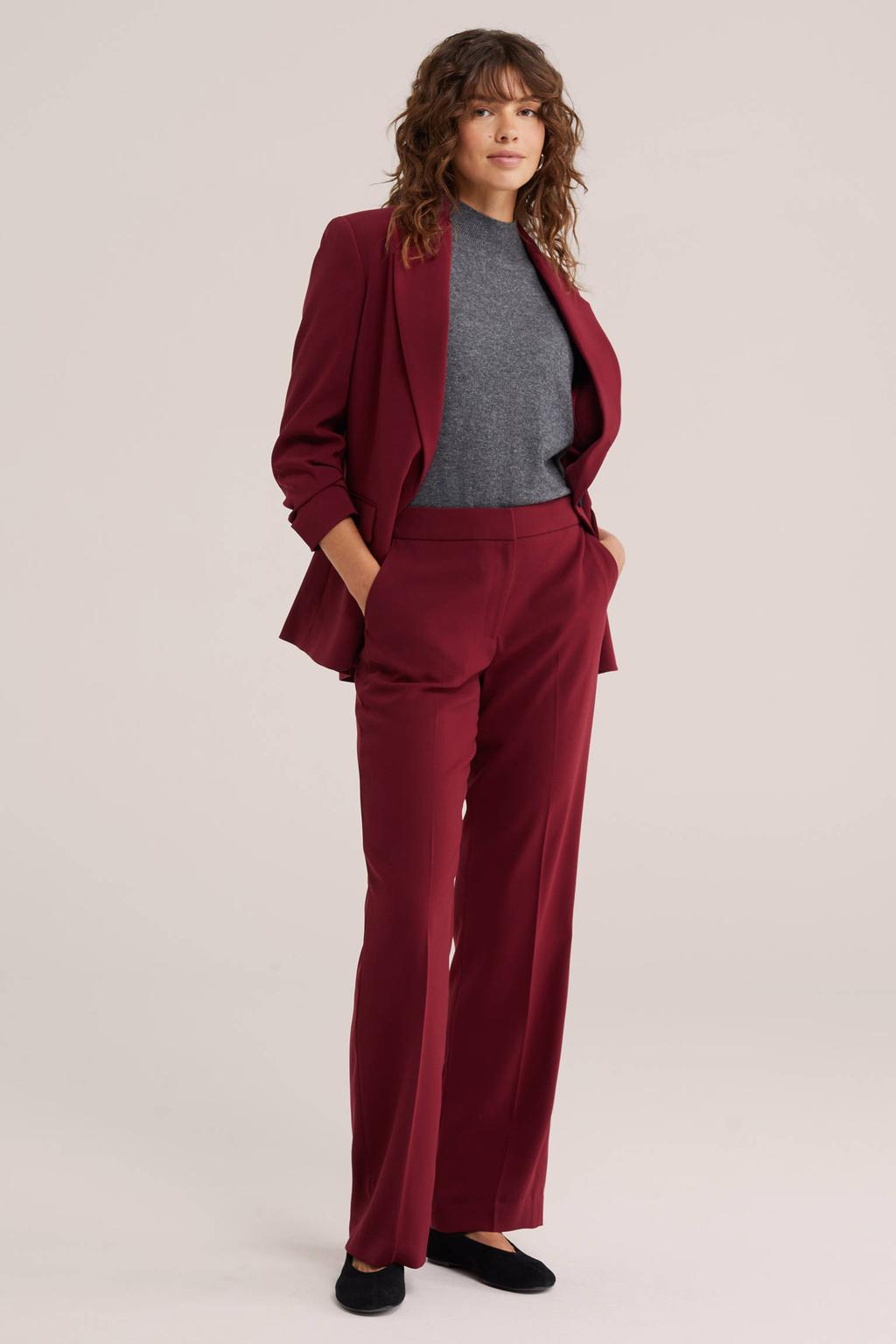 Donkerrode dames WE Fashion flared pantalon van polyester met regular waist, rits- en haaksluiting en effen