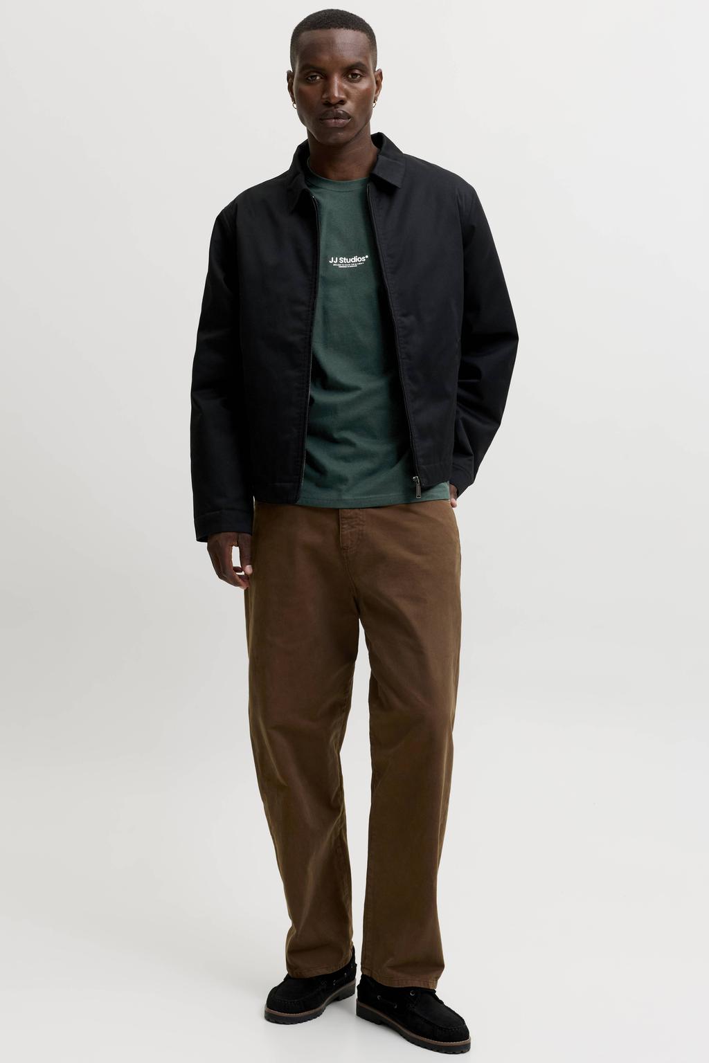 Donkergroene heren JACK & JONES ESSENTIALS relaxed fit T-shirt van katoen met korte mouwen en ronde hals