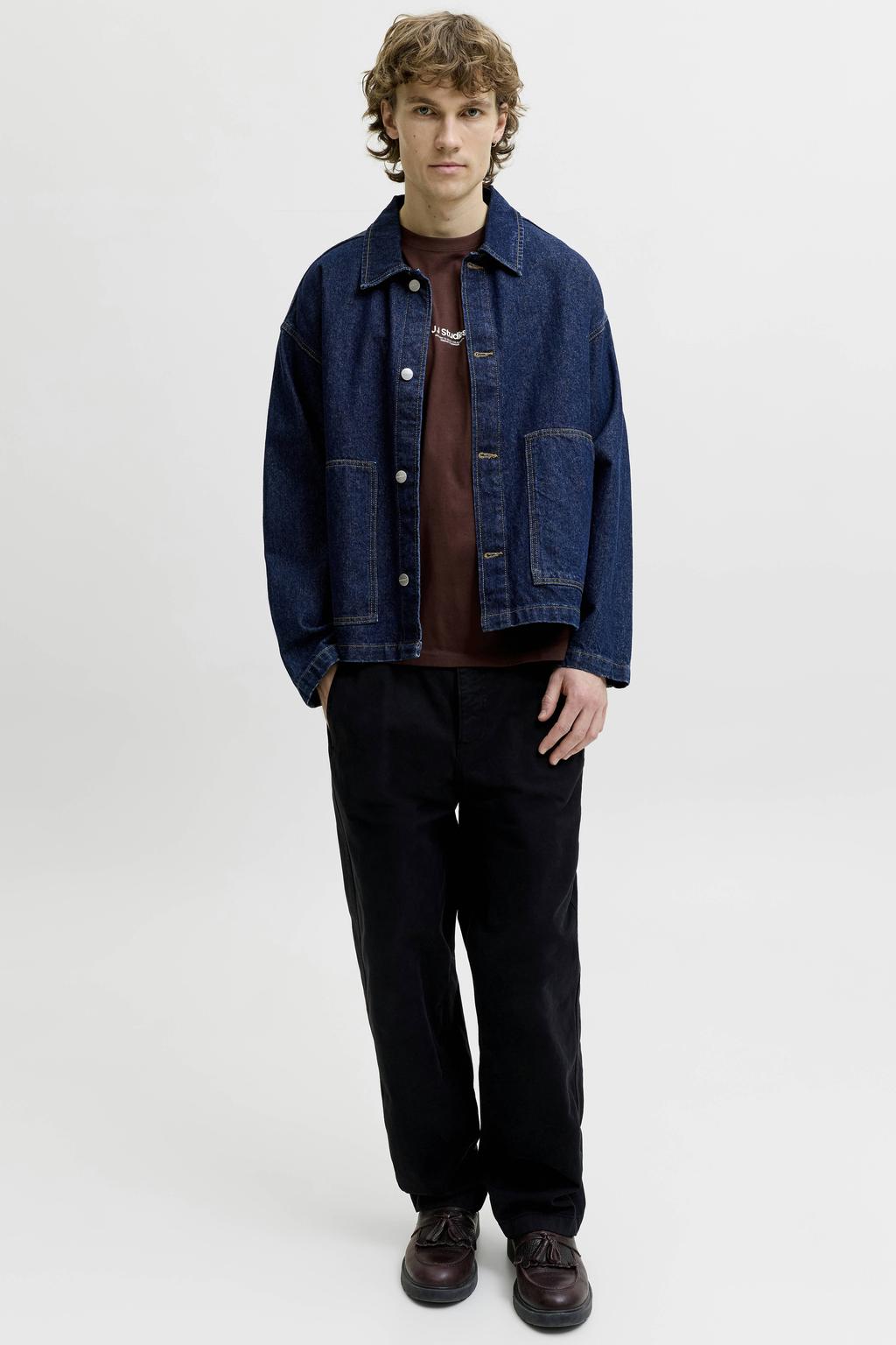 Roodbruine heren JACK & JONES ESSENTIALS relaxed fit T-shirt bruin van katoen met korte mouwen en ronde hals