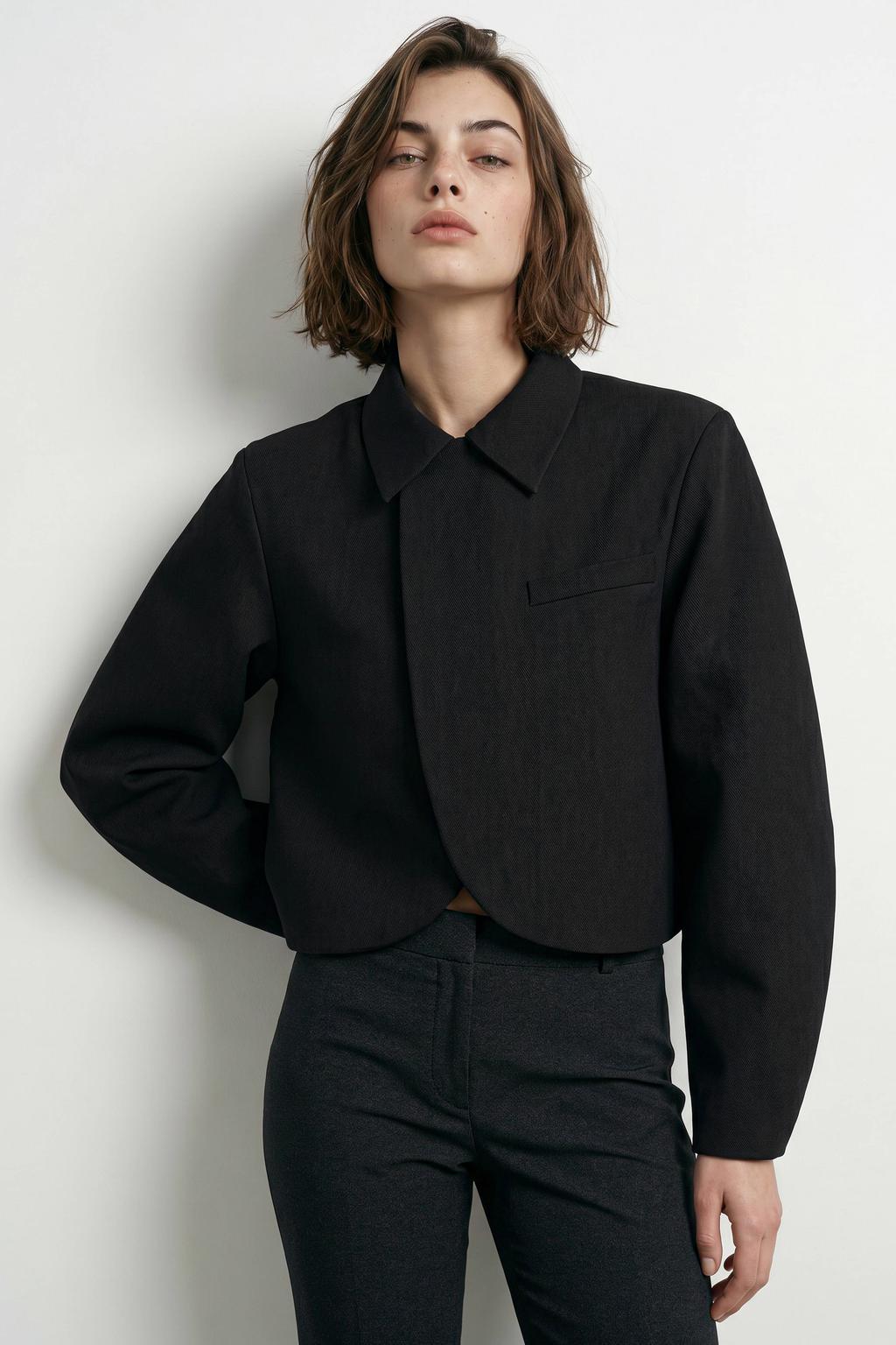 Zwarte dames HYPEDROP cropped blazer van polyester met effen, lange mouwen, klassieke kraag en knoopsluiting