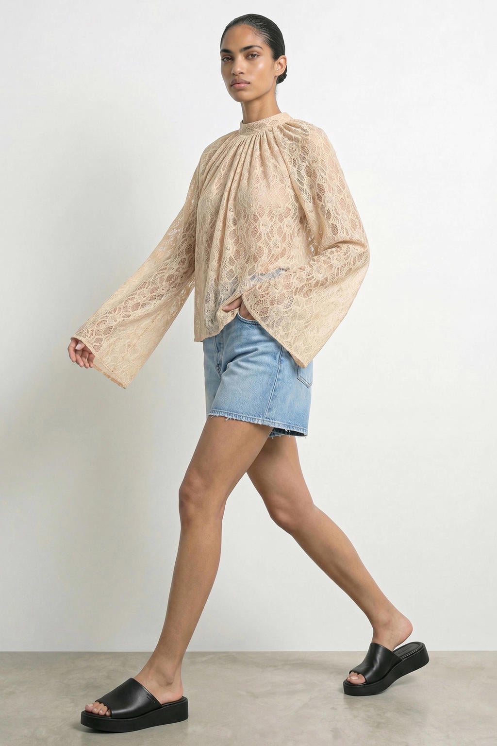 Beige dames HYPEDROP top van nylon met effen, lange mouwen, trekkoorden en kant