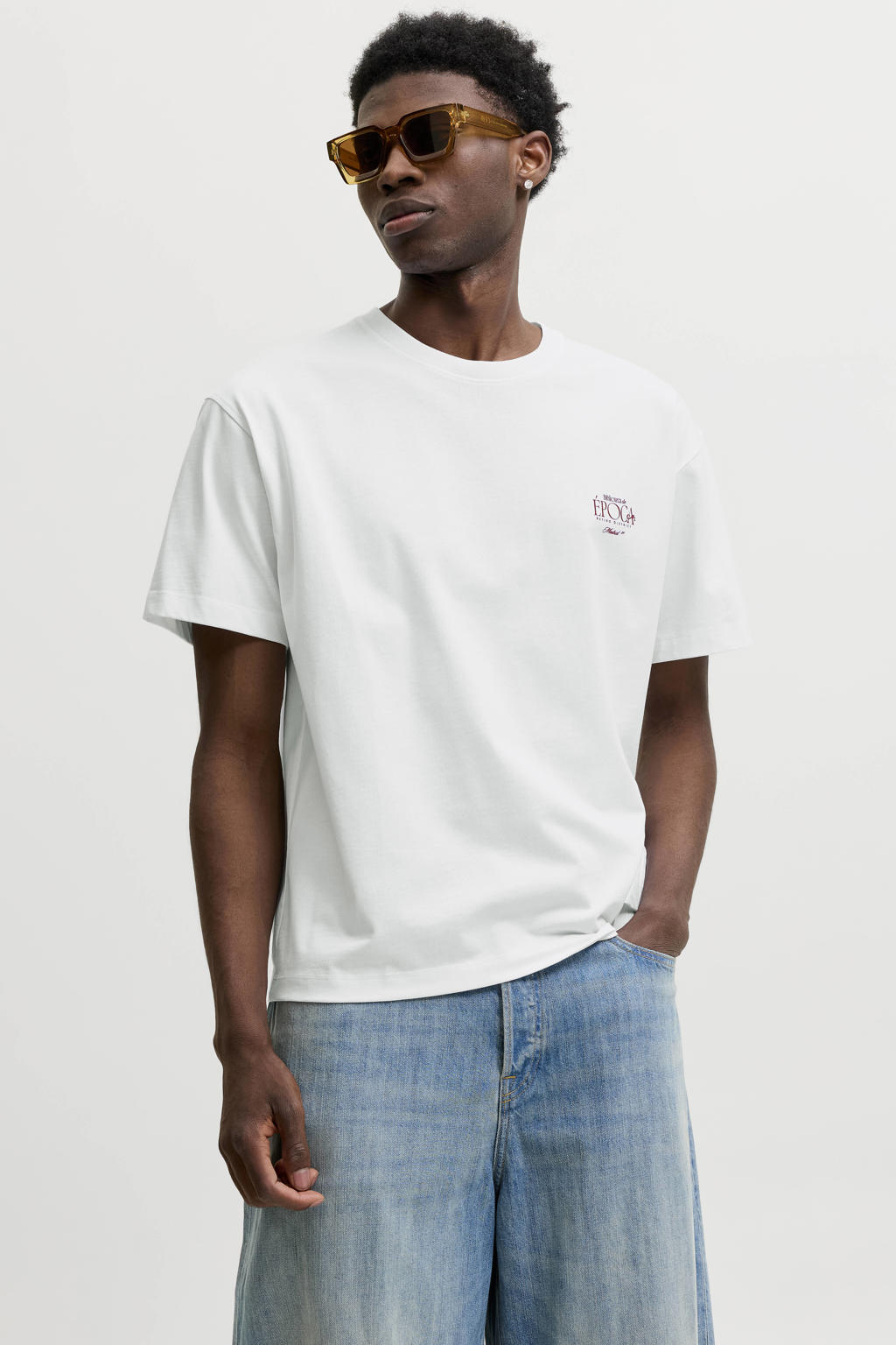 Witte heren JACK & JONES ORIGINALS relaxed fit T-shirt helder van katoen met korte mouwen en ronde hals