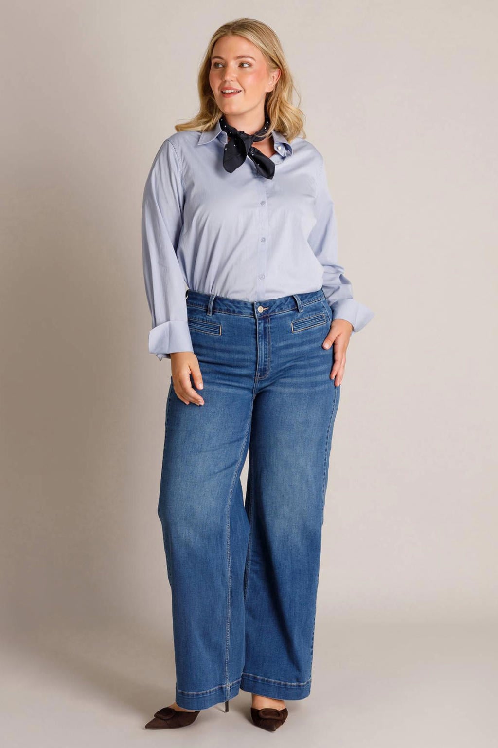 Medium blue denim dames Yest Curve regular waist wide leg jeans Plus Size medium van denim met rits- en knoopsluiting en effen