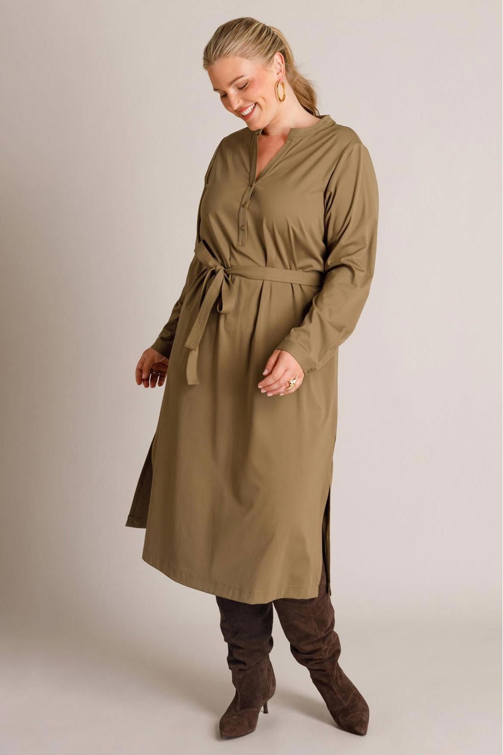 Olijfgroene dames Yest Curve coljurk Plus Size van polyamide met effen, lange mouwen en knoopsluiting