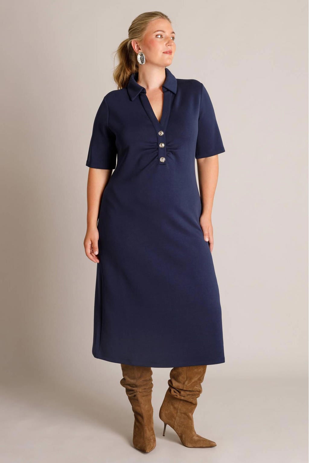 Donkerblauwe dames Yest Curve jurk Plus Size van modal met effen, korte mouwen, klassieke kraag en knoopsluiting