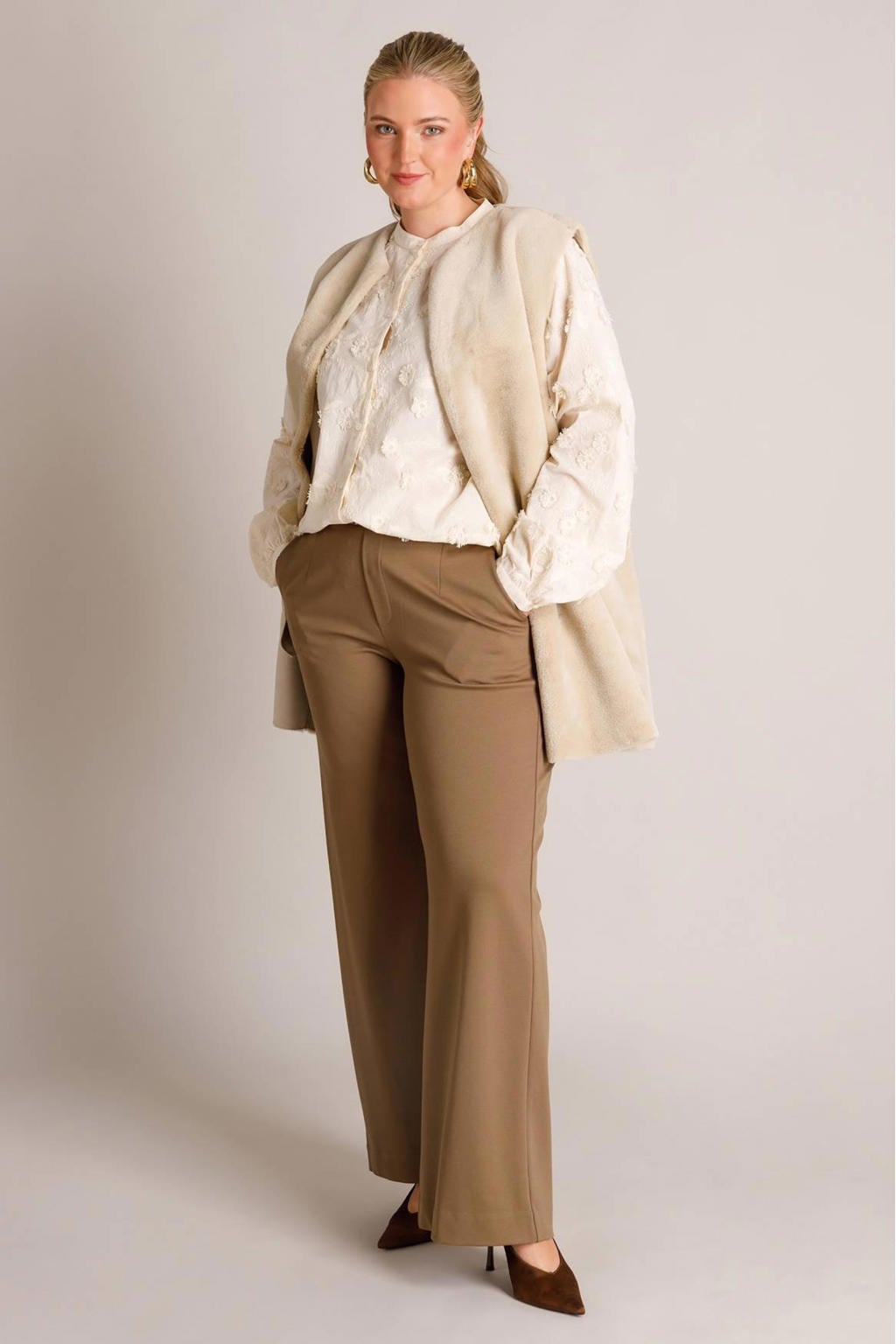 Beige dames Yest Curve gilet Plus Size met effen en haaksluiting
