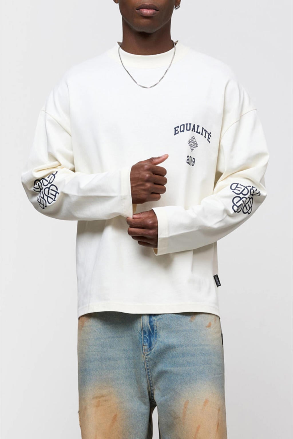 Equalité oversized longsleeve met backprint en logo - off-white