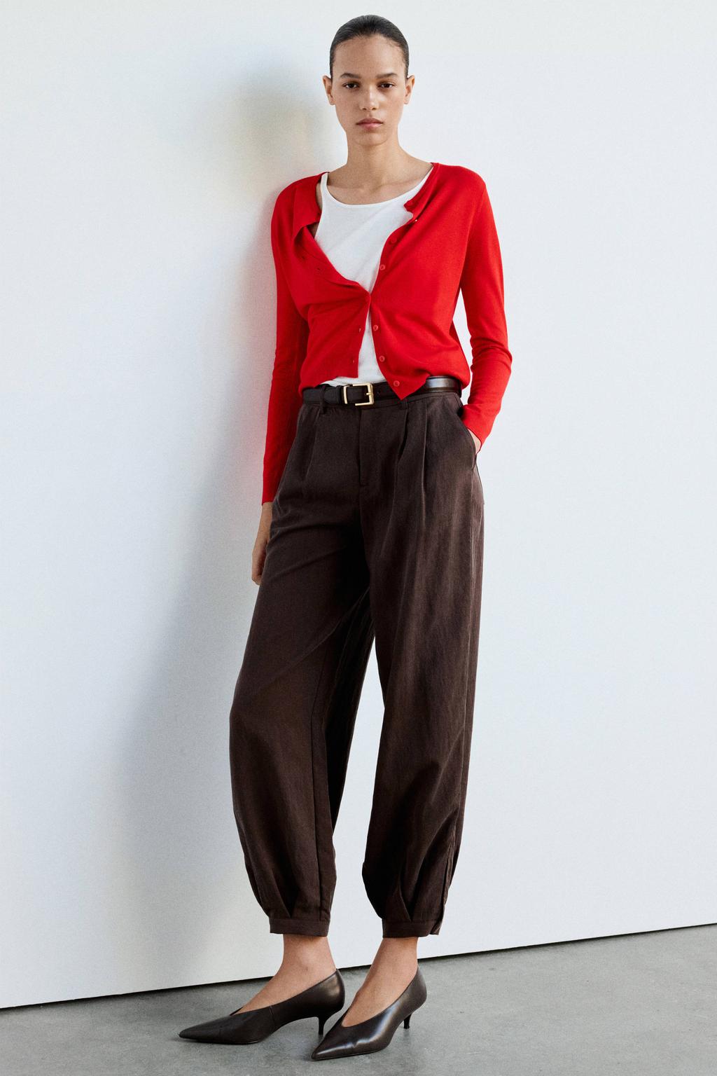 Rode dames Mango gebreid vest van viscose met effen, lange mouwen, ronde hals en knoopsluiting