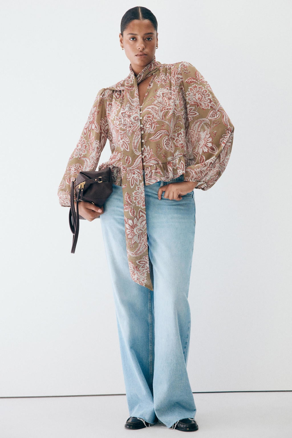 Groene dames Mango gebloemde blouse van polyester met lange mouwen, V-hals en knoopsluiting