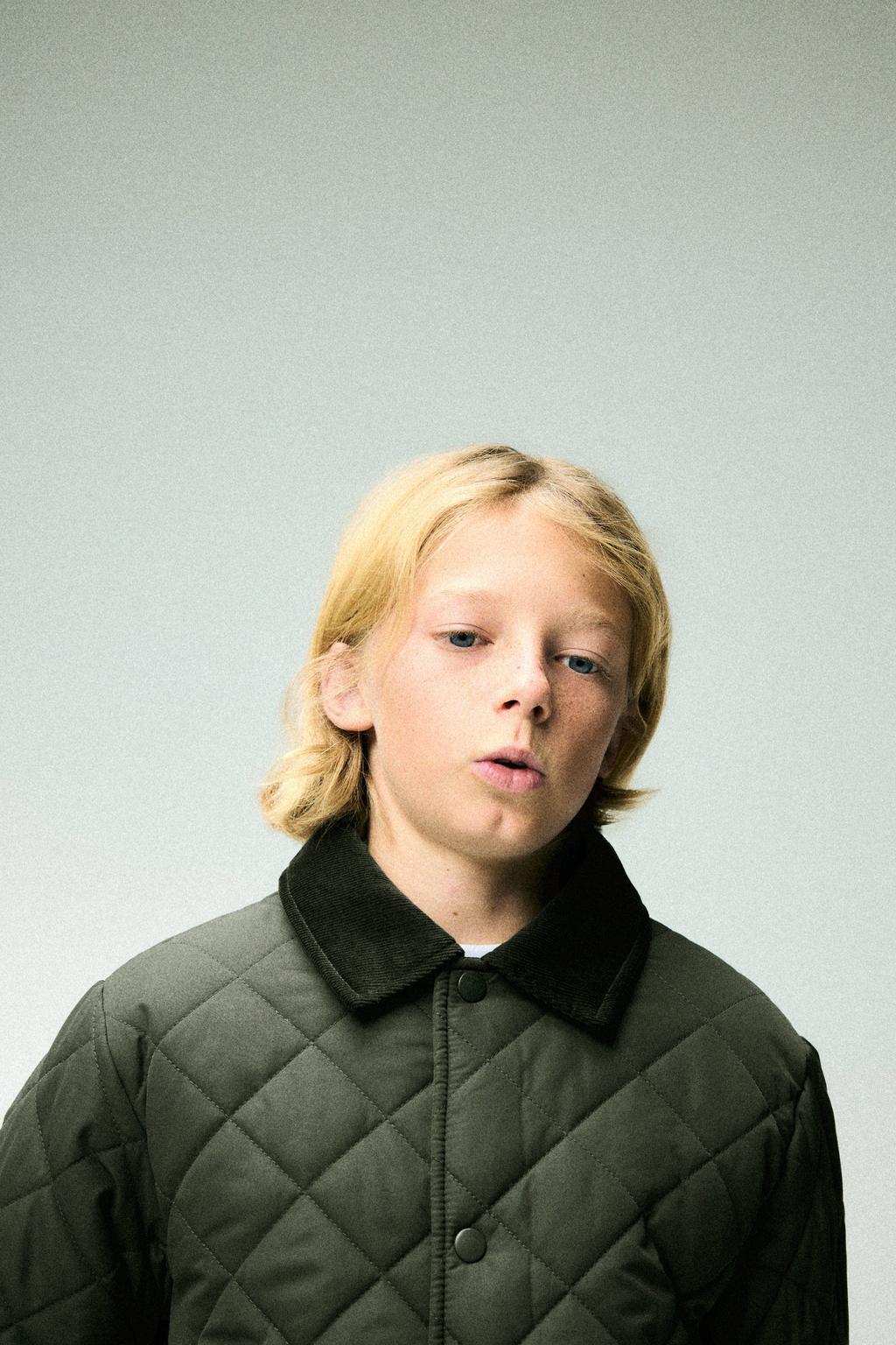 Kakikleurige jongens Mango Kids quilted winterjas met effen, lange mouwen, klassieke kraag en drukknoopsluiting