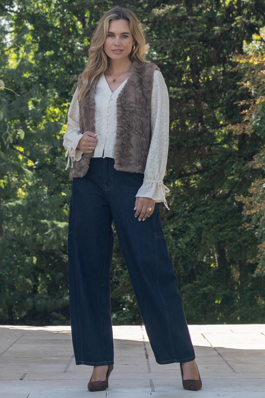 Lichtbruine dames Elvira Collections gilet van imitatiebont met effen, reverskraag en knoopsluiting