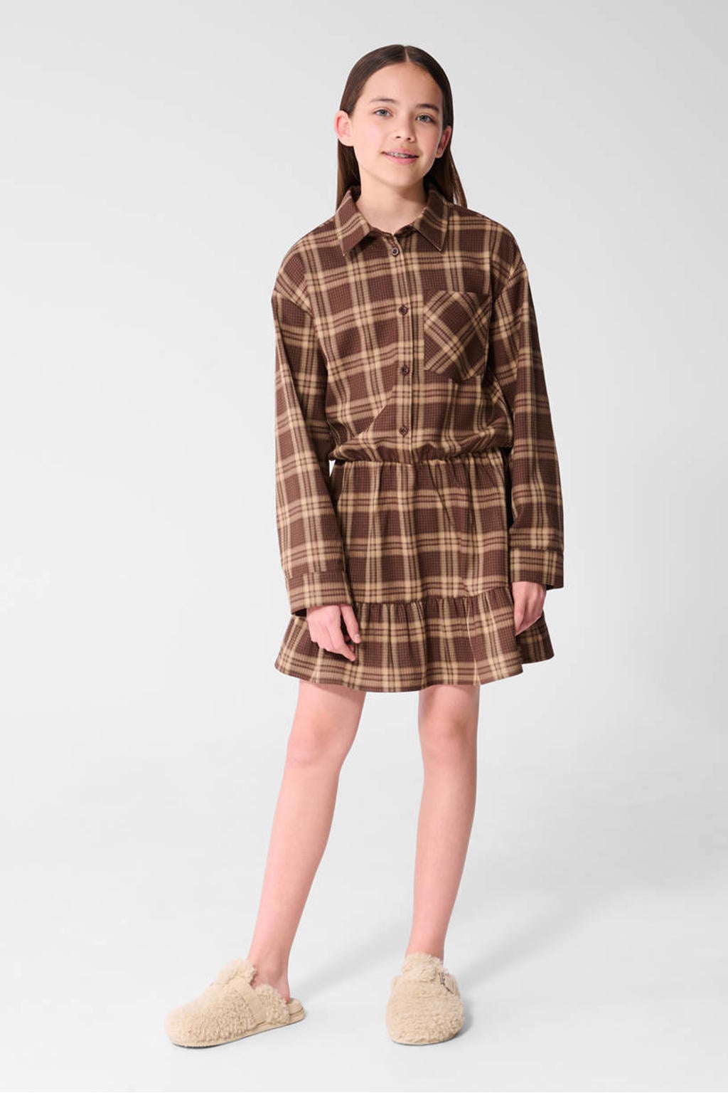 Bruine meisjes Shoeby geruite korte jurk van polyester met lange mouwen, button down sluiting, knoopsluiting en volant