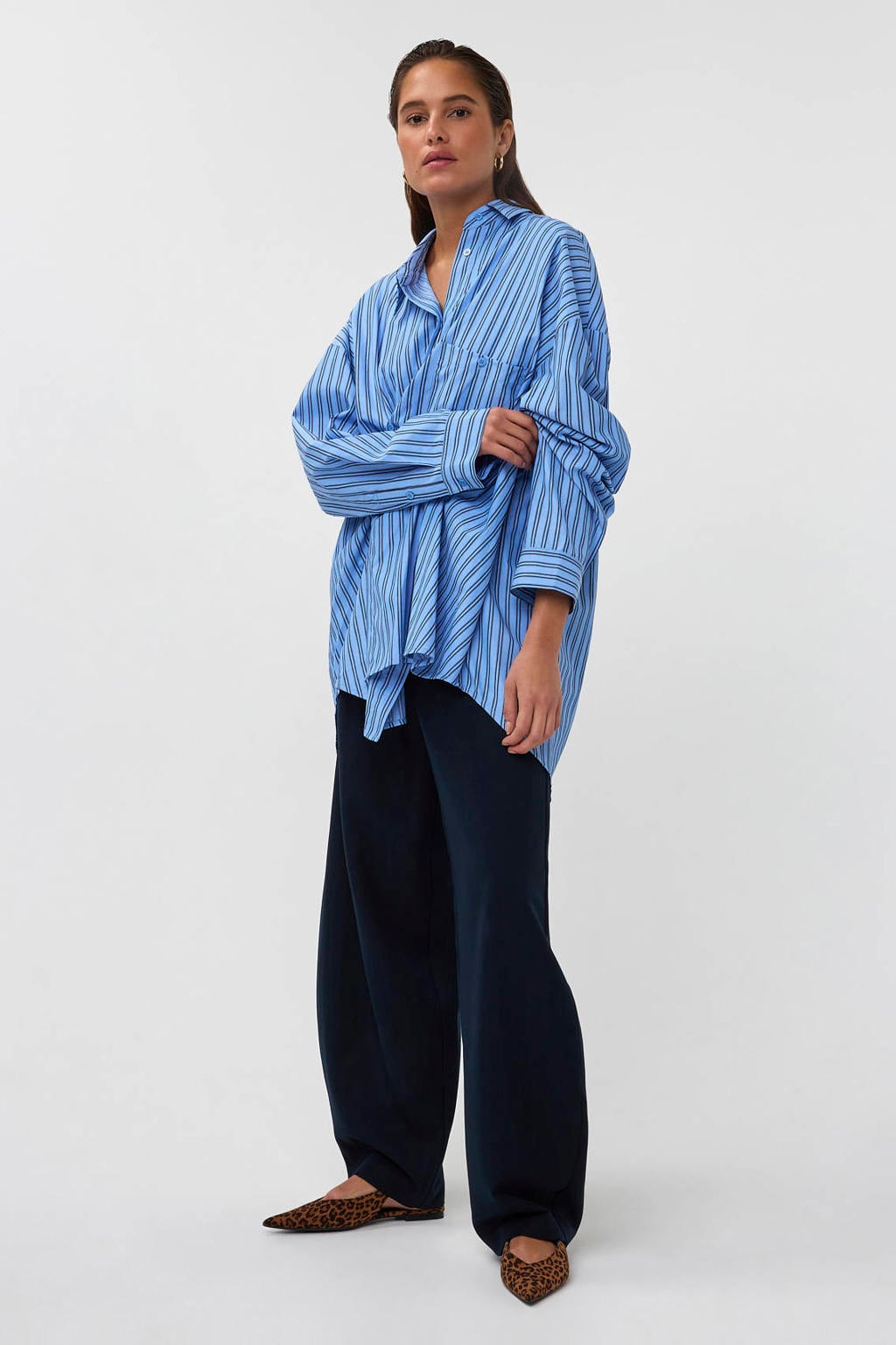 AMAYA Amsterdam gestreepte blouse met plooien - lichtblauw