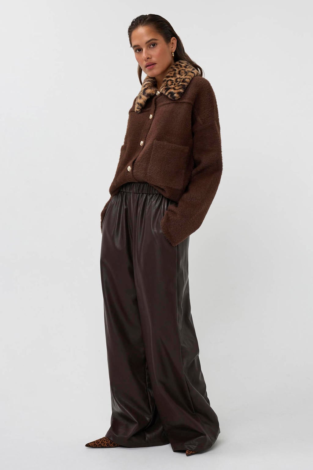 Bruine dames AMAYA Amsterdam gebreid vest en met lange mouwen, klassieke kraag, knoopsluiting en imitatiebontkraag