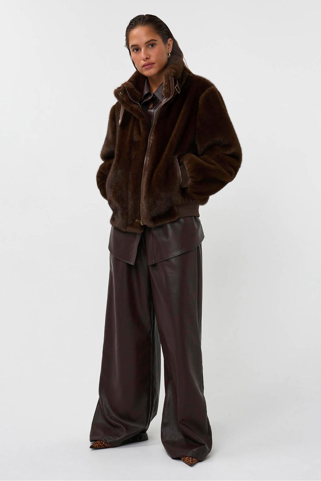 Donkerblauwe dames AMAYA Amsterdam faux fur jas van imitatiebont met effen, lange mouwen, opstaande kraag en ritssluiting