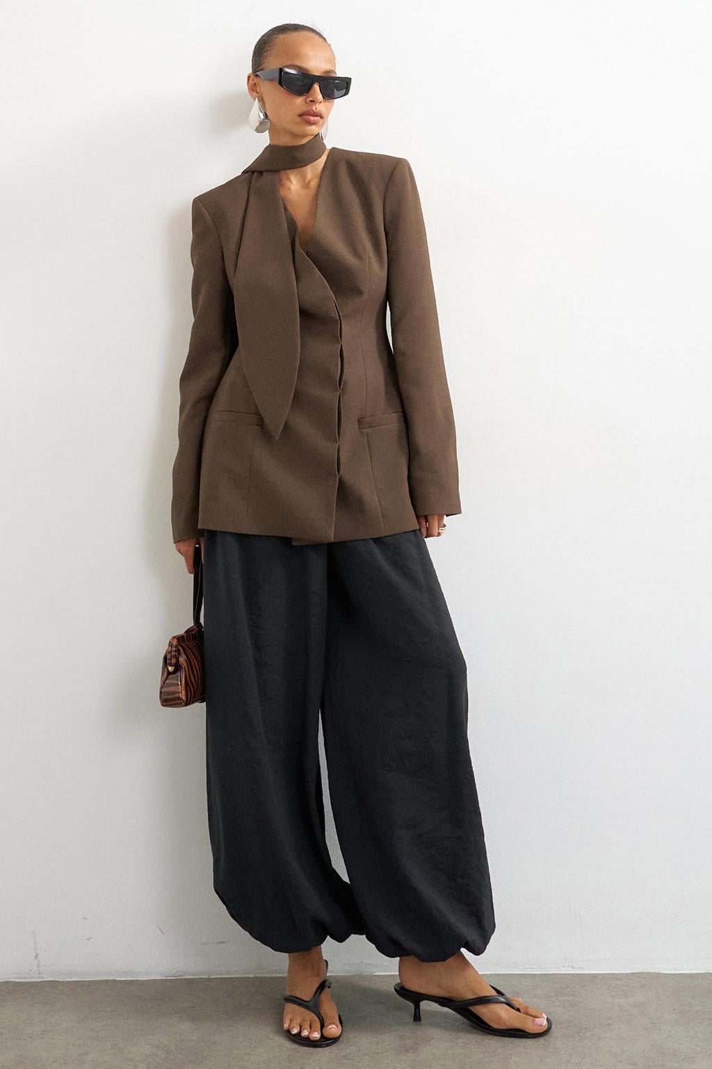 Donkerblauwe dames TOPSHOP getailleerde blazer van polyester met effen, lange mouwen, reverskraag, knoopsluiting en schoudervulling