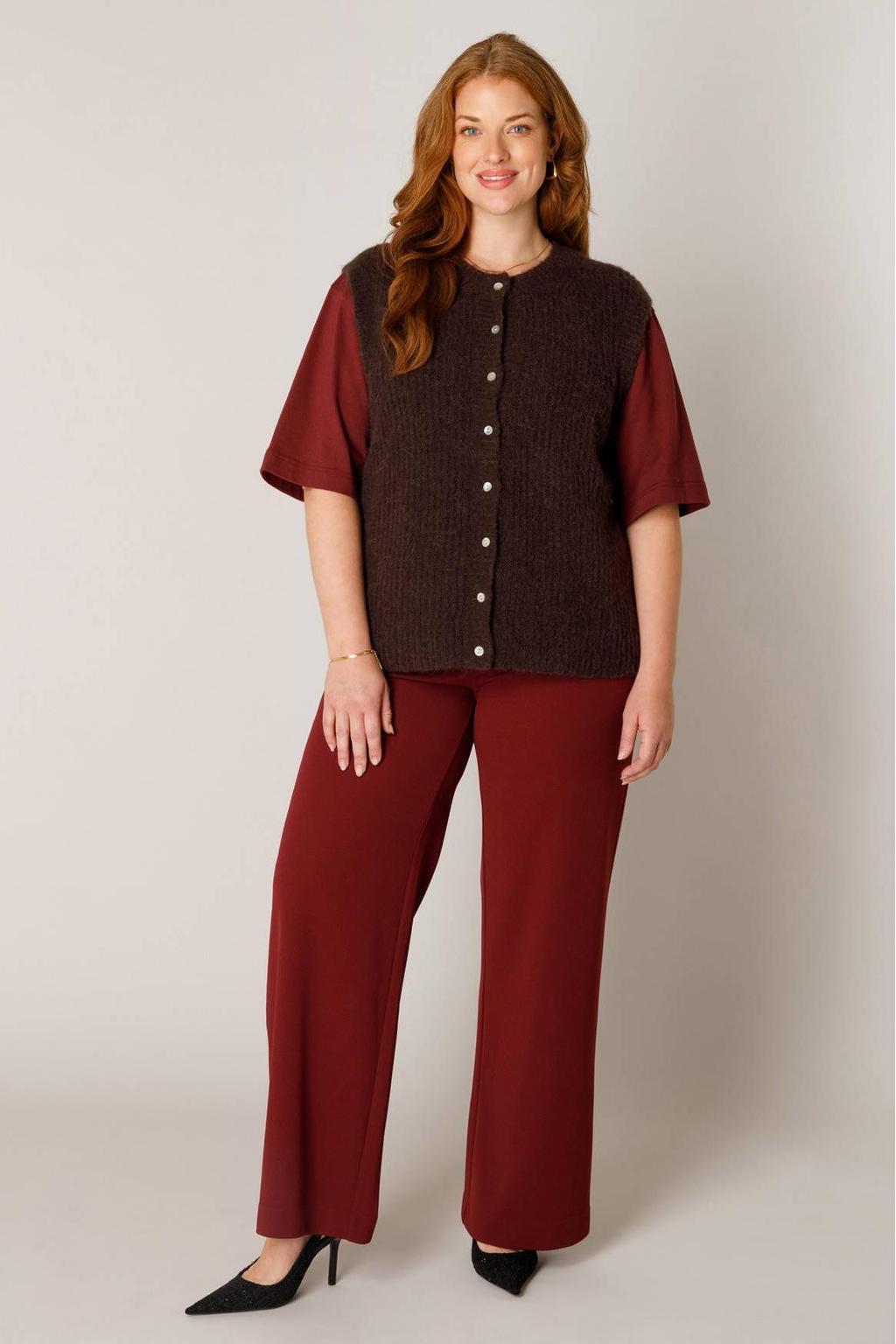 Bruine dames Base Level Curvy Plus Size top van nylon met effen