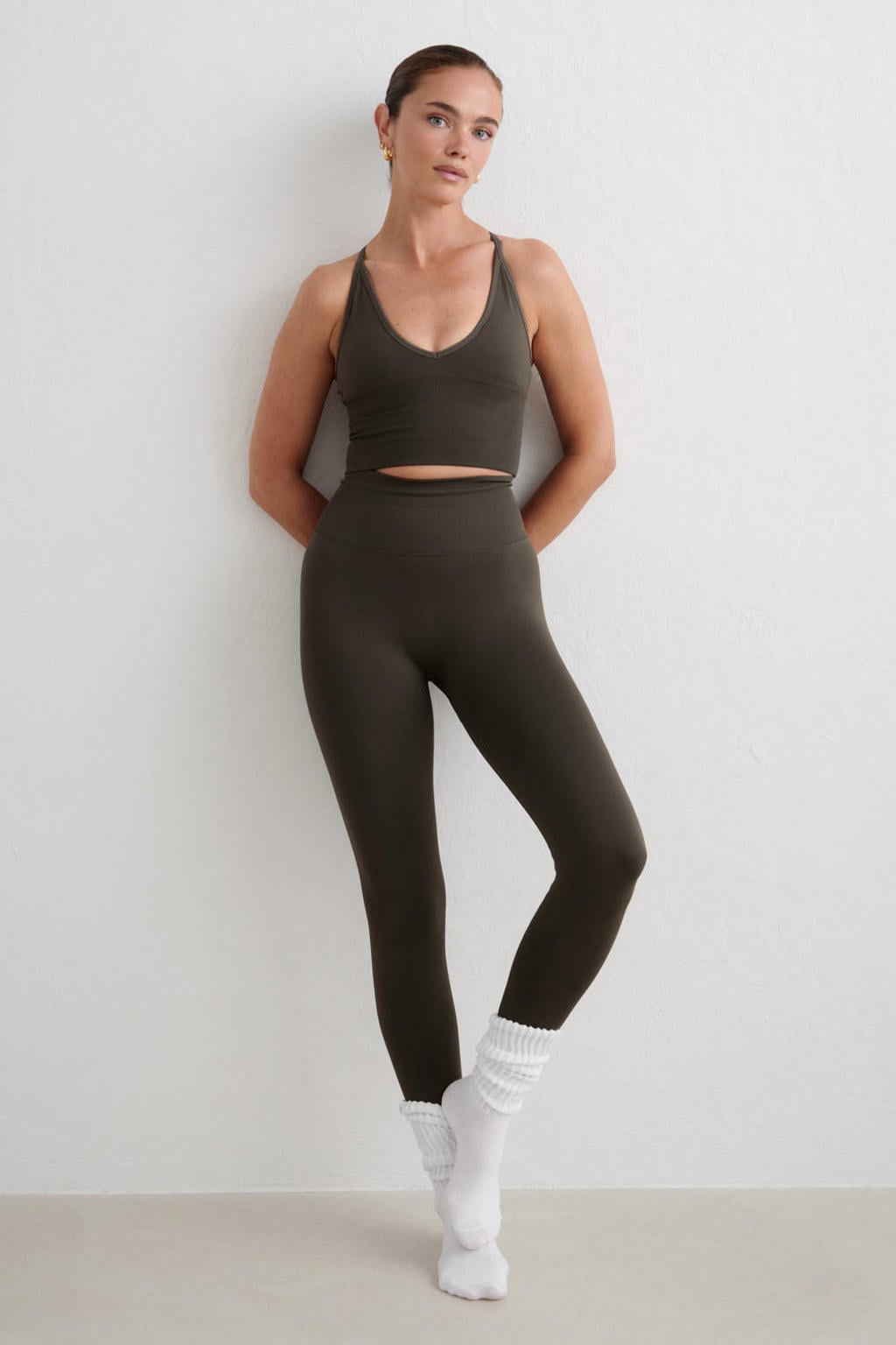Donkergroene dames Aim'n Shape Seamless sporttop van nylon met V-hals