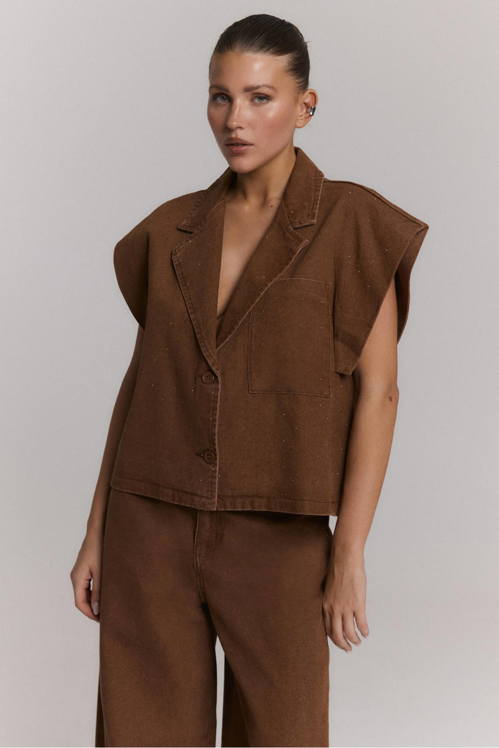 Bruine dames Refined Department oversized gilet van denim met effen, reverskraag, knoopsluiting en schouderdetail