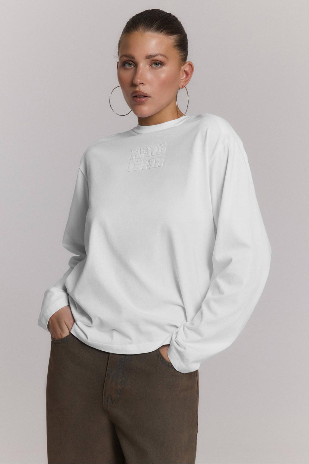Witte dames Refined Department oversized T-shirt van polyester met logo dessin, lange mouwen, ronde hals en schoudervulling