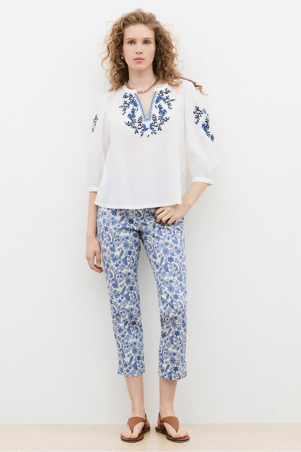 Wit en blauwe dames Caroll blousetop van katoen met effen, driekwart mouwen, V-hals en borduursels
