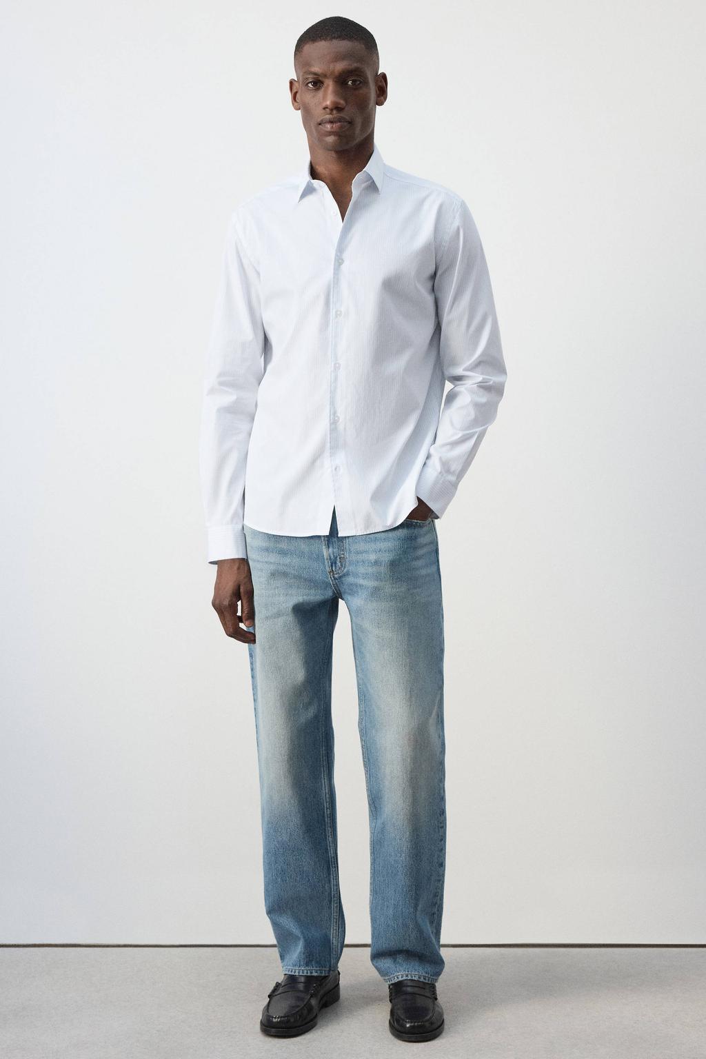 Lichtblauwe heren Mango Man regular fit casual gestreept overhemd van katoen met lange mouwen en klassieke kraag