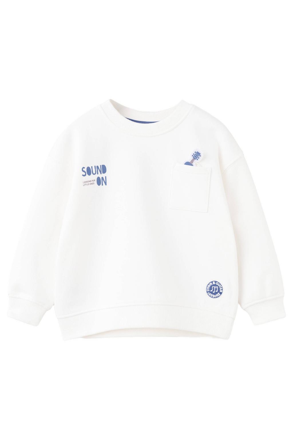 Wit en blauwe jongens Mango Kids sweater met backprint, lange mouwen, ronde hals en geribde boorden