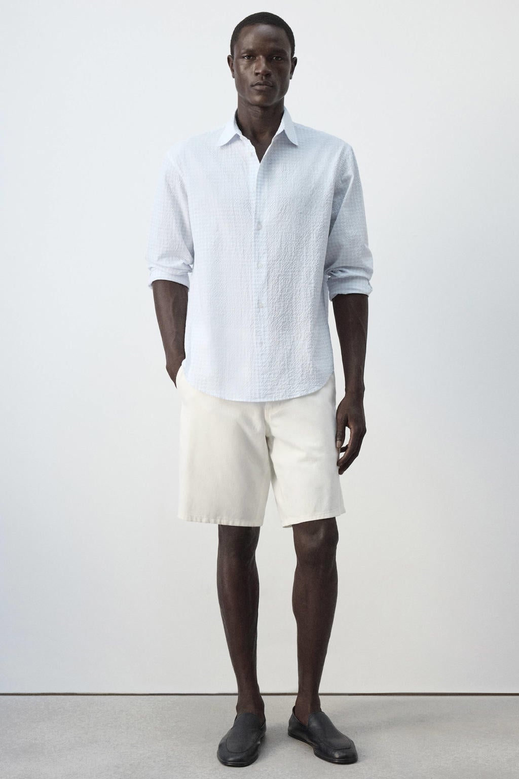 Lichtblauwe heren Mango Man slim fit casual geruit overhemd van katoen met lange mouwen, klassieke kraag en crinkle cotton