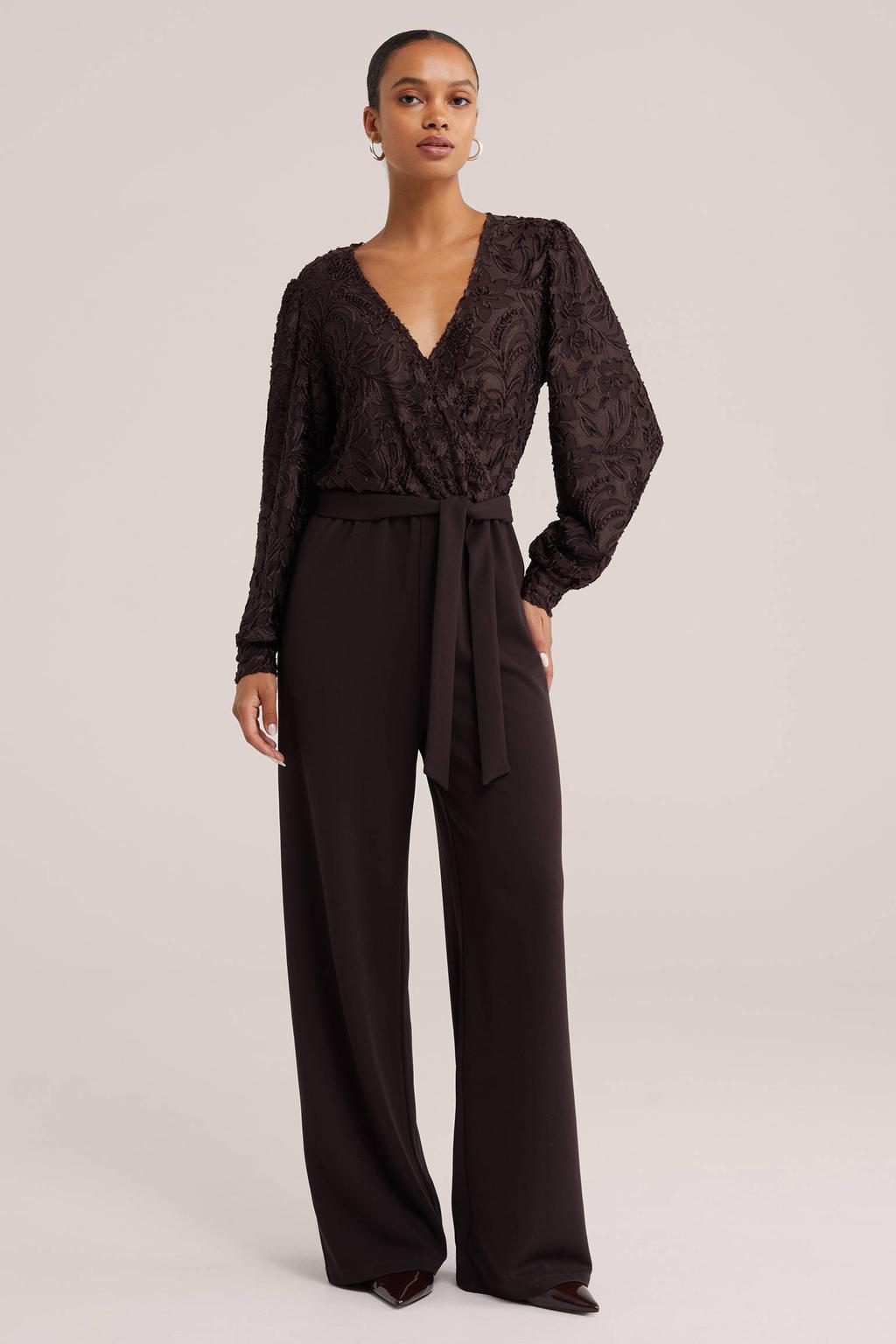 Bruine dames WE Fashion straight leg jacquard jumpsuit met effen, lange mouwen, V-hals en ceintuur