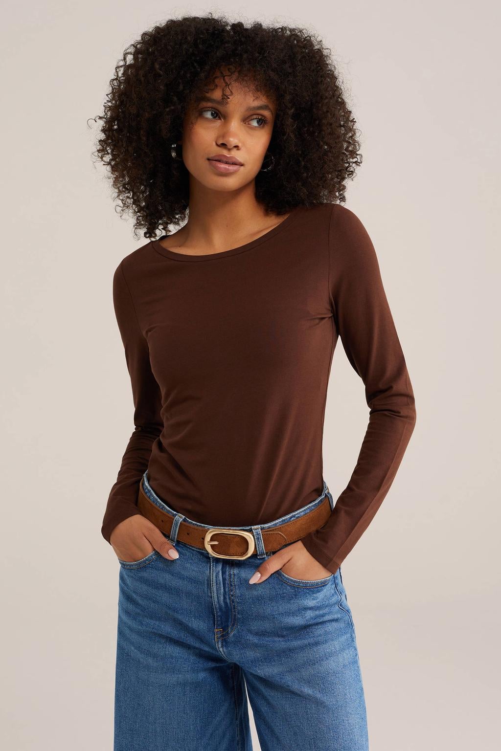 Bruine dames WE Fashion longsleeve van stretchkatoen met effen, lange mouwen en boothals