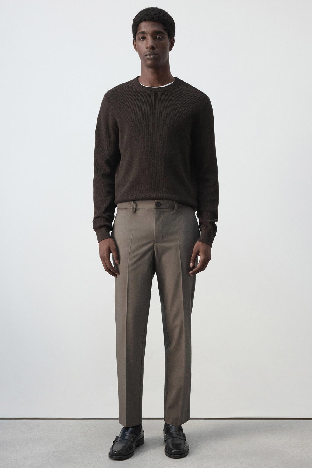 Mango Man slim fit cropped broek met plooien - middenbruin