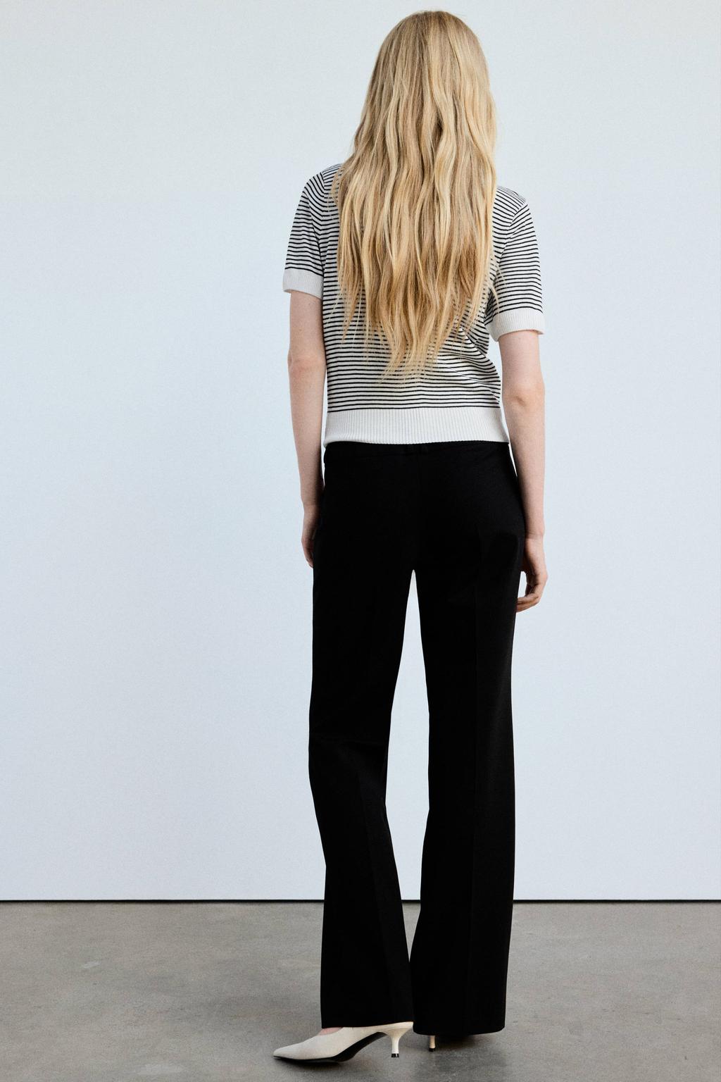 Zwart en witte dames Mango polo met krijtstreepprint en klassieke kraag