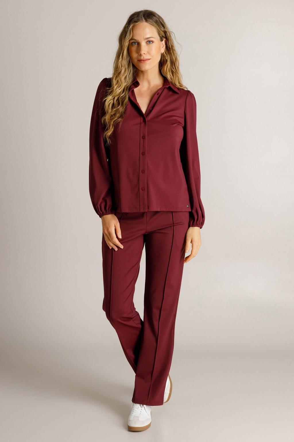 Donkerrode dames Ivy Beau blouse travelstof met lange mouwen, klassieke kraag en knoopsluiting