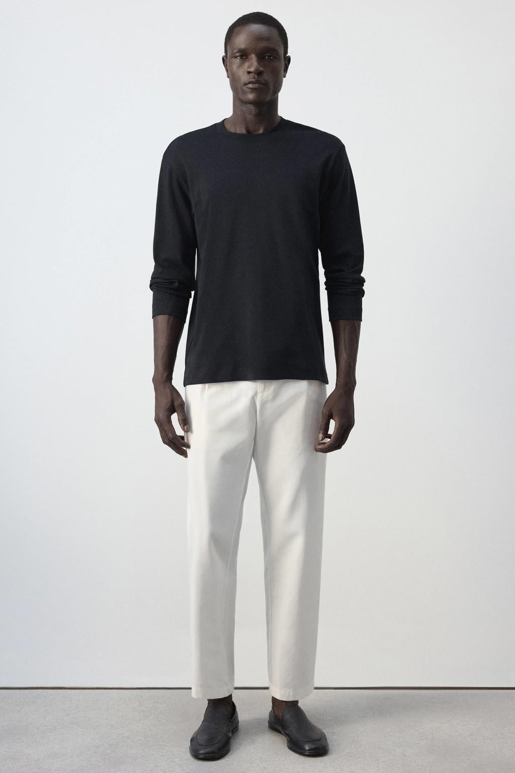 Donkerblauwe heren Mango Man regular fit longsleeve van katoen met effen, lange mouwen, ronde hals en geribde boorden