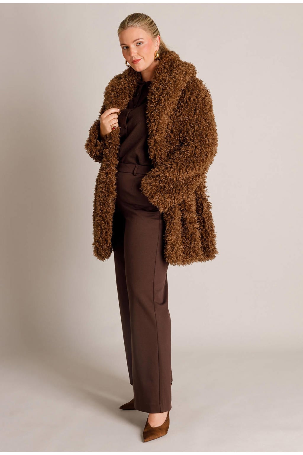 Bruine dames Yest Curve Plus Size teddy winterjas met effen, lange mouwen en knoopsluiting