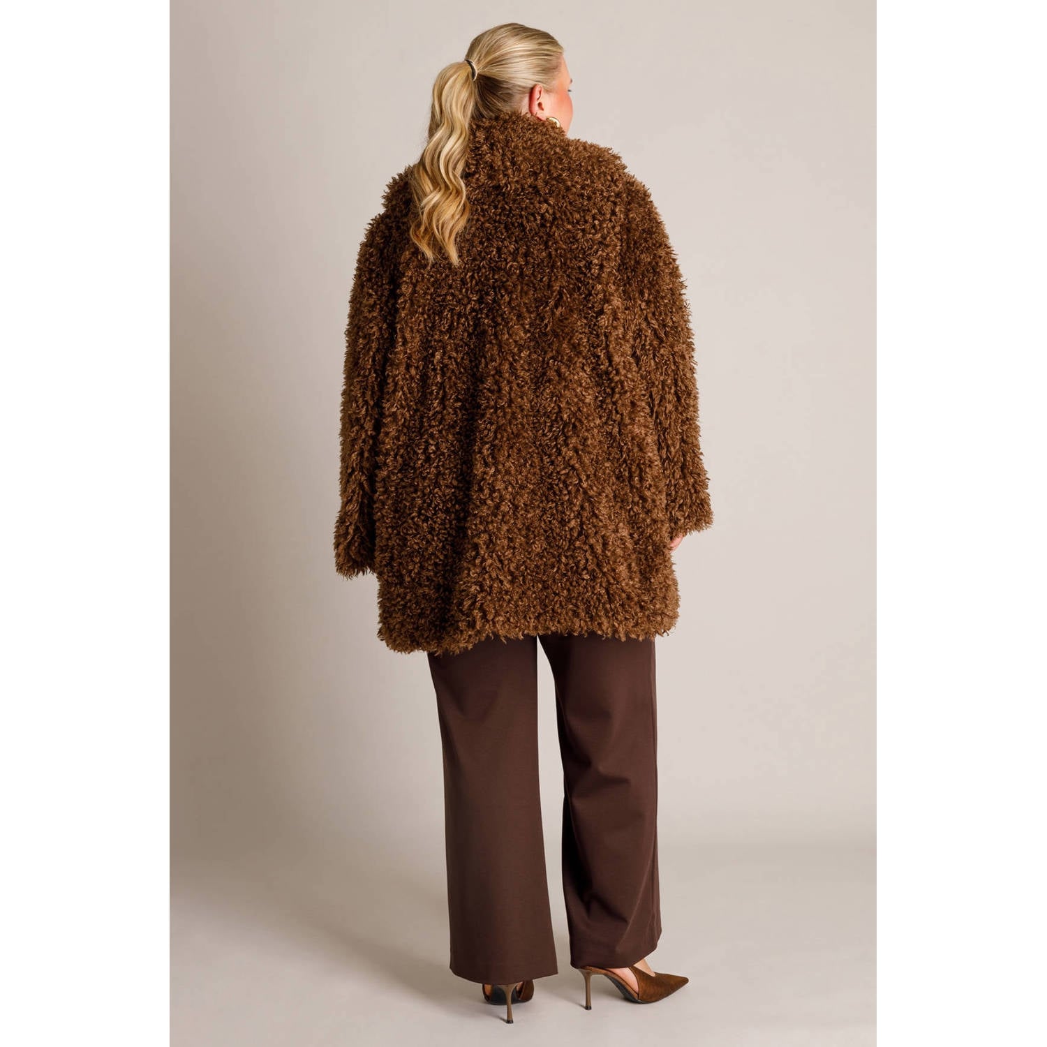 Yest Curve Plus Size teddy winterjas bruin