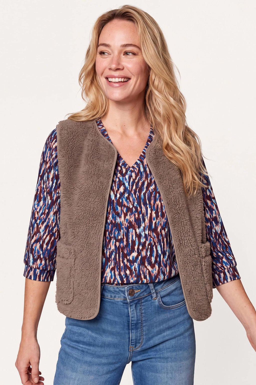 Beige dames Miss Etam teddy gilet met effen, ronde hals en knoopsluiting