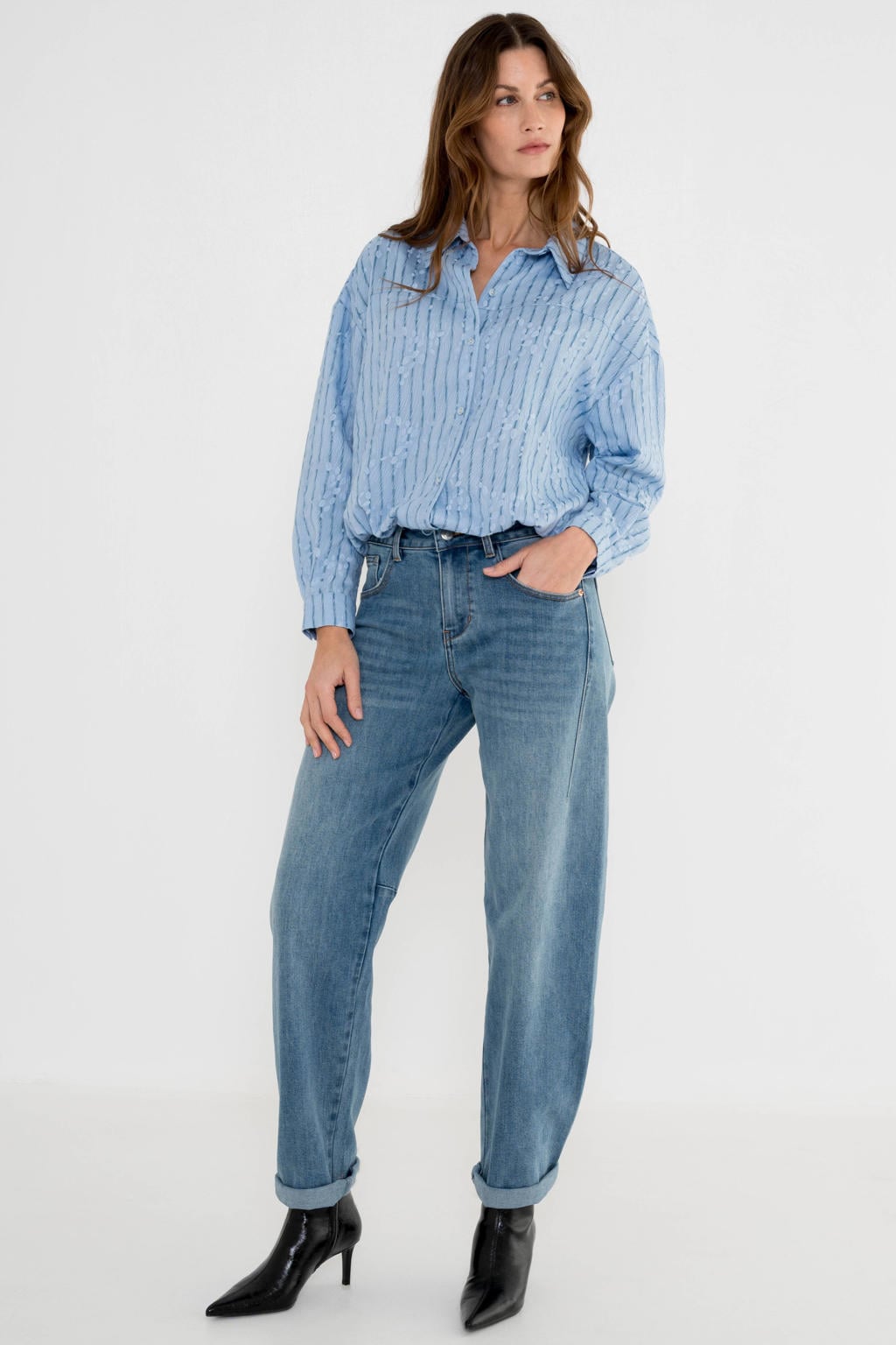 Medium blue denim dames Maicazz & Zizo high waist barrel jeans medium van denim met rits- en knoopsluiting en effen