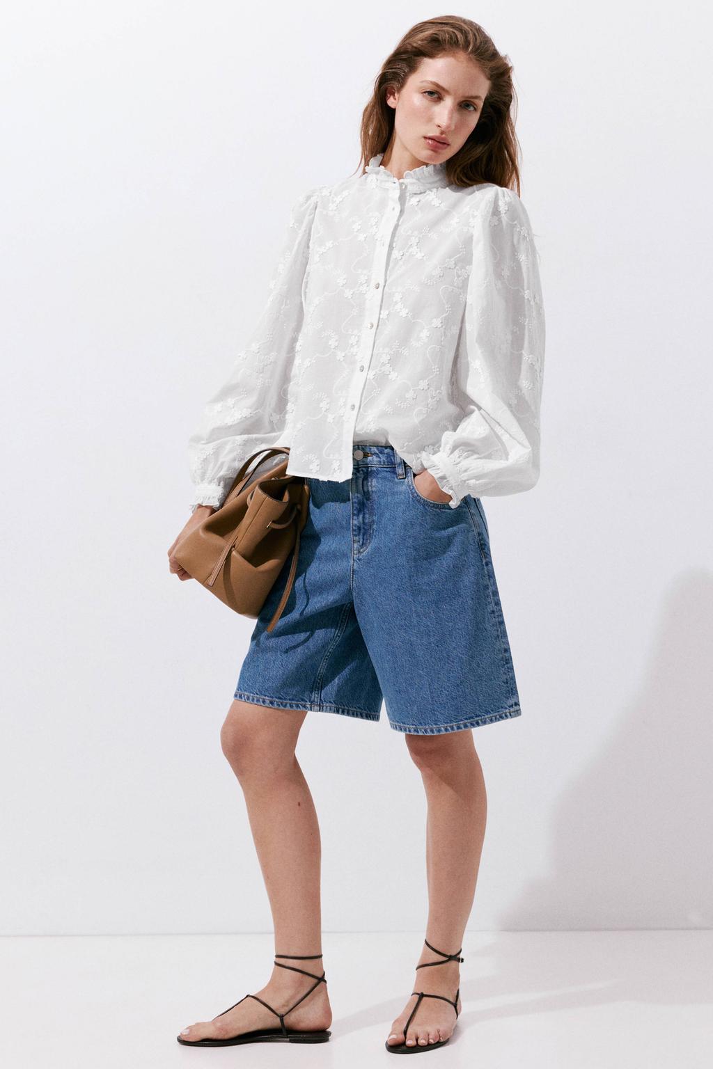 Witte dames Mango blouse van katoen met effen, lange mouwen, opstaande kraag, knoopsluiting en borduursels