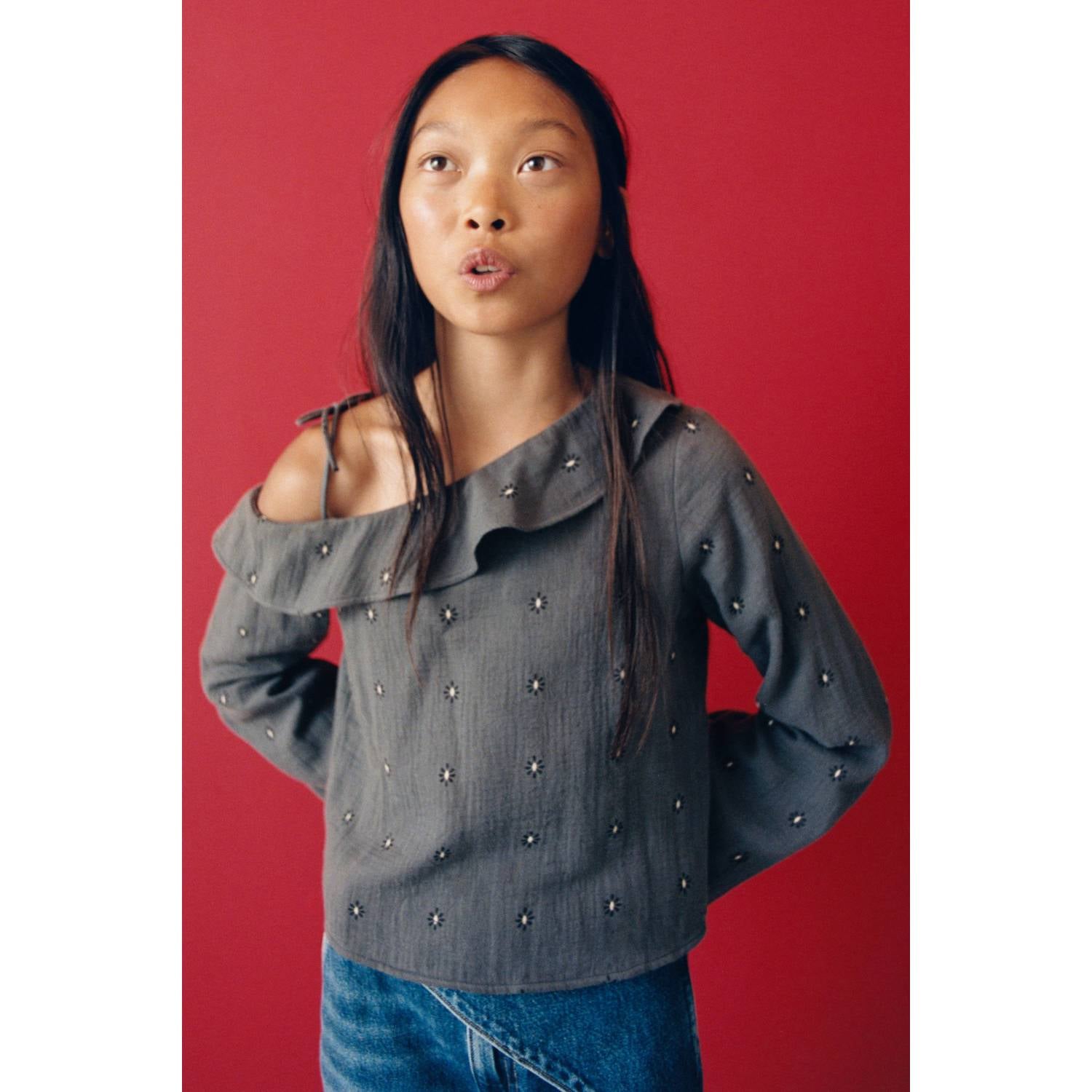 Mango Kids one shoulder gebloemde top met ruches grijs