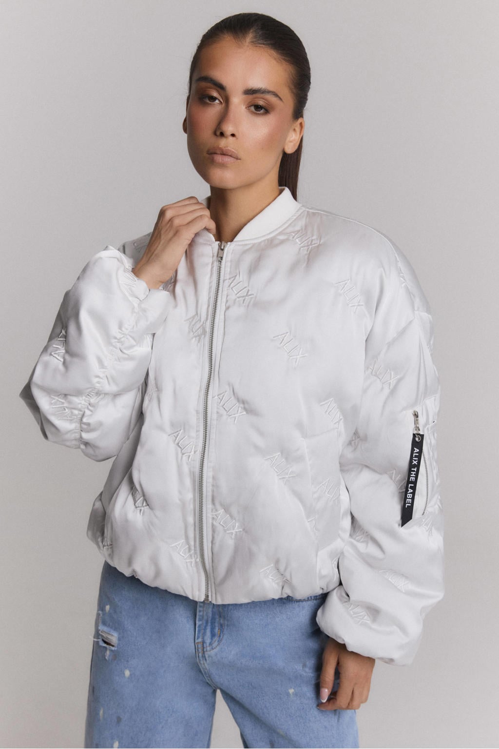 Alix the Label bomberjack met borduursels en tekst - zilver