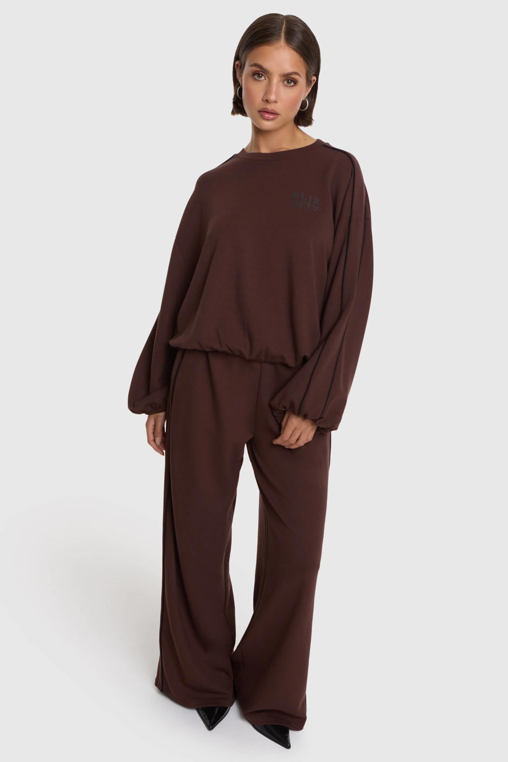 Bruine dames Alix the Label sweater van viscose met effen, lange mouwen, ronde hals en contrast bies