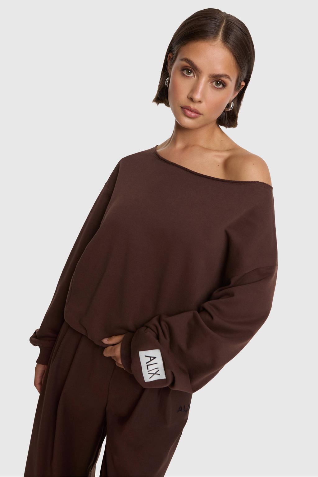 Bruine dames Alix the Label katoenen oversized off shoulder trui schouders met lange mouwen