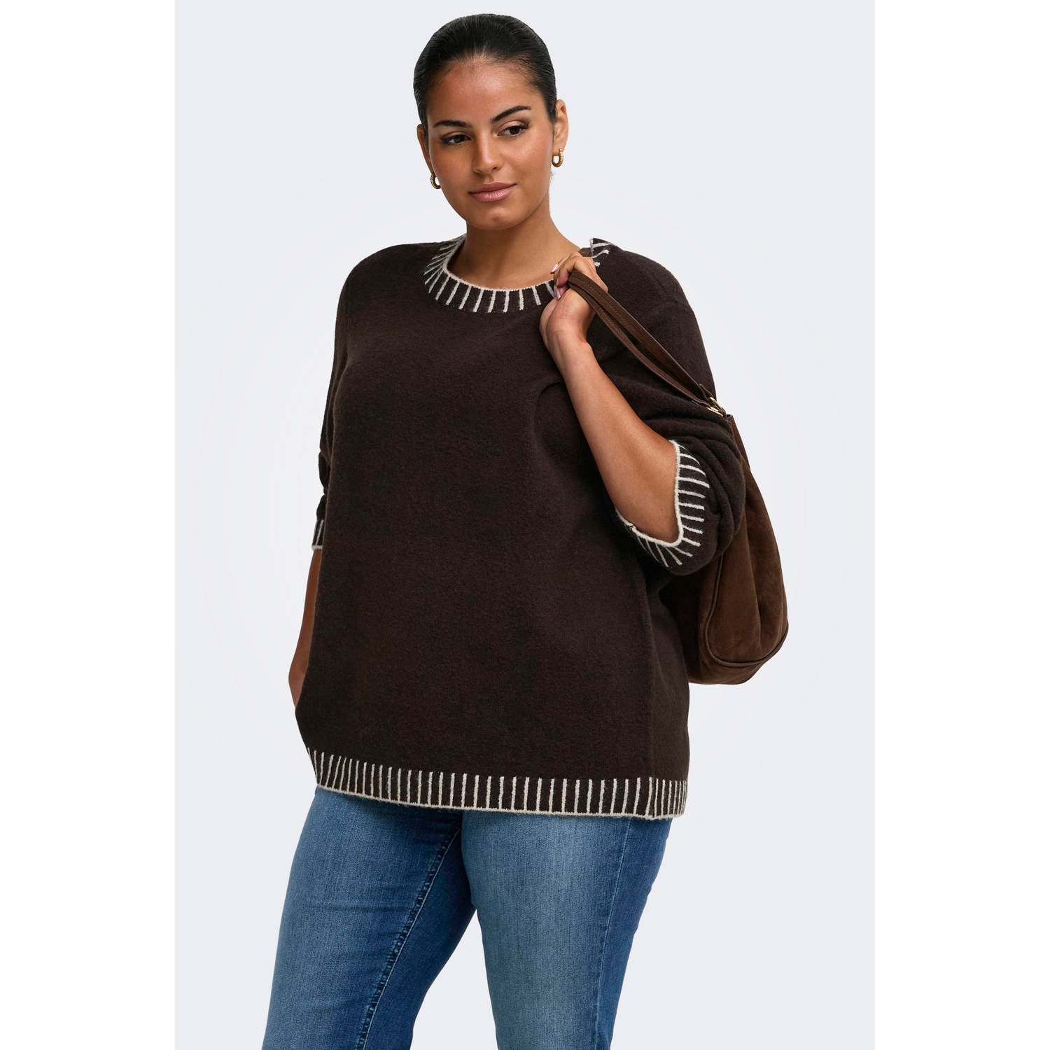 ONLY CARMAKOMA Plus Size rechtvallende gebreide trui met wol donkerbruin