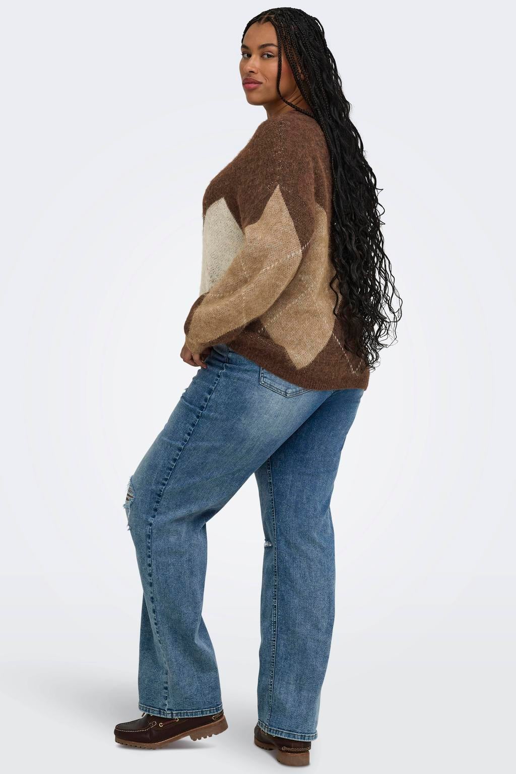 ONLY CARMAKOMA Plus Size gebreide geruite trui met wol - bruin