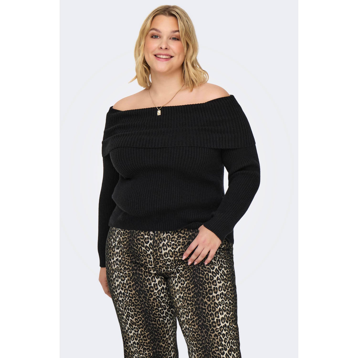 ONLY CARMAKOMA Plus Size off shoulder rechtvallende gebreide trui zwart
