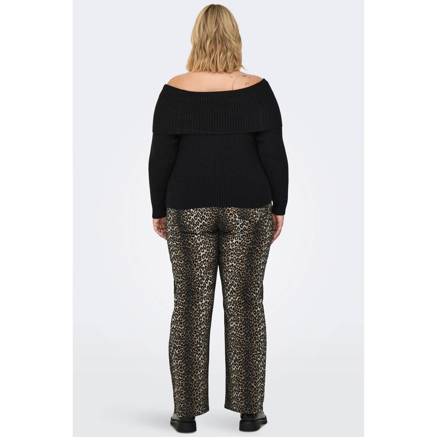 ONLY CARMAKOMA Plus Size off shoulder rechtvallende gebreide trui zwart