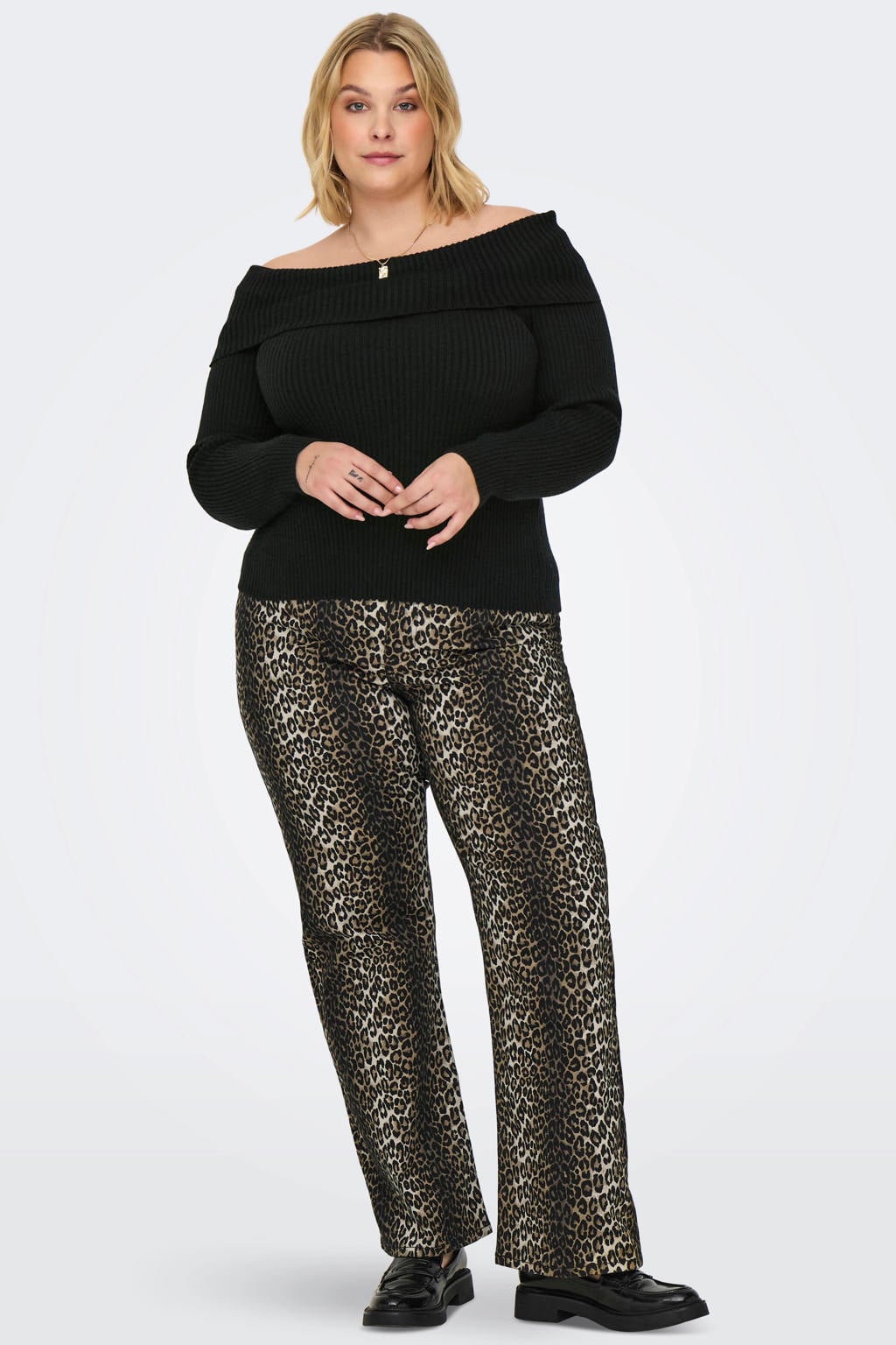 Zwarte dames ONLY CARMAKOMA Plus Size off shoulder rechtvallende gebreide trui van viscose met lange mouwen